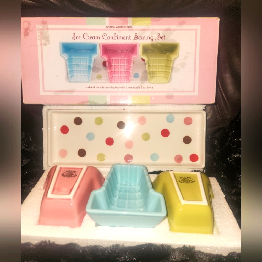 Boston Warehouse 4 pc serving set